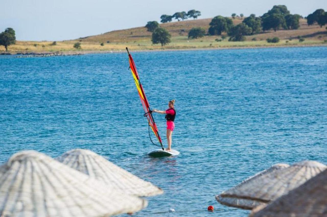 Teos Ormanci Tatil Koyu Hotel Seferihisar Eksteriør billede