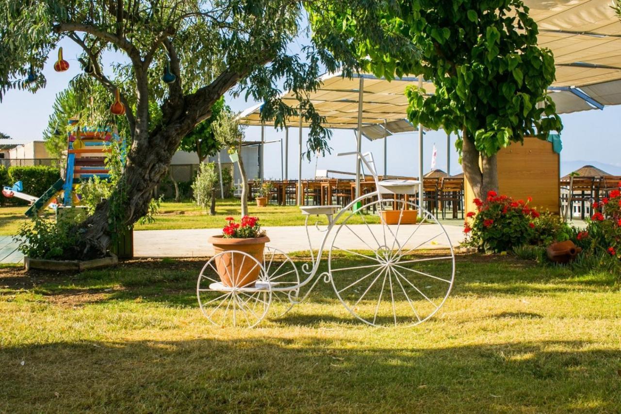 Teos Ormanci Tatil Koyu Hotel Seferihisar Eksteriør billede